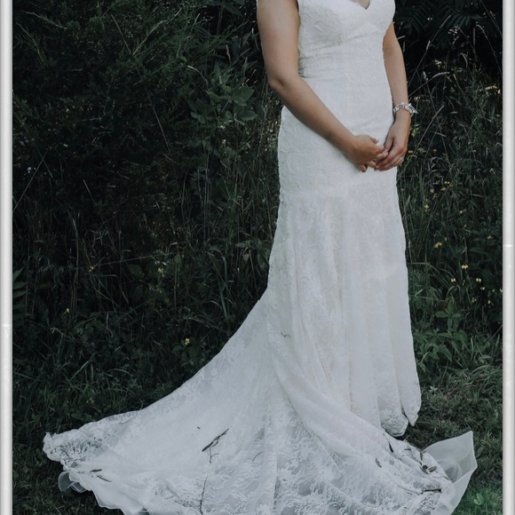 Wedding Dress - Picture 4 of 4